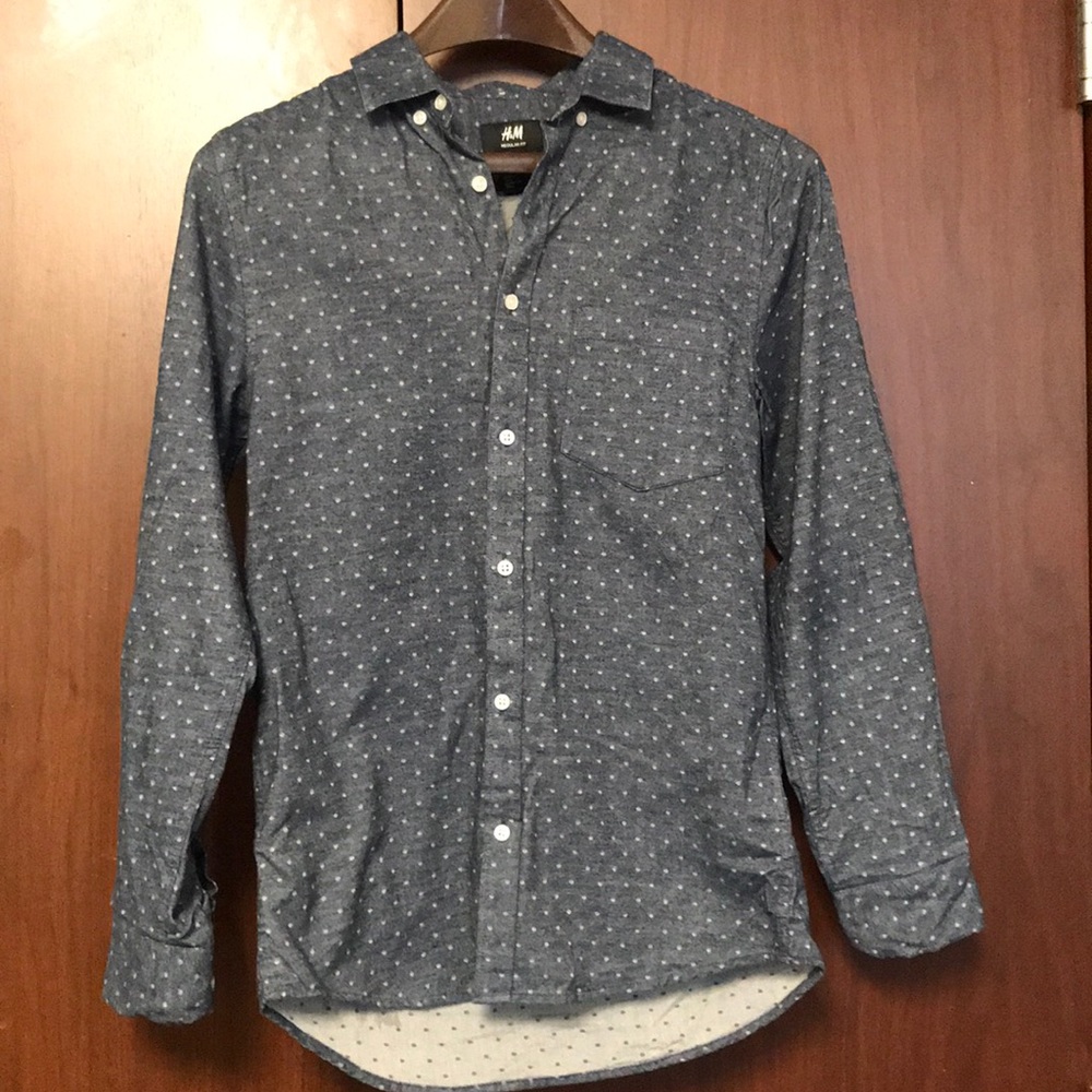H&M Mens Button down long sleeve shirt